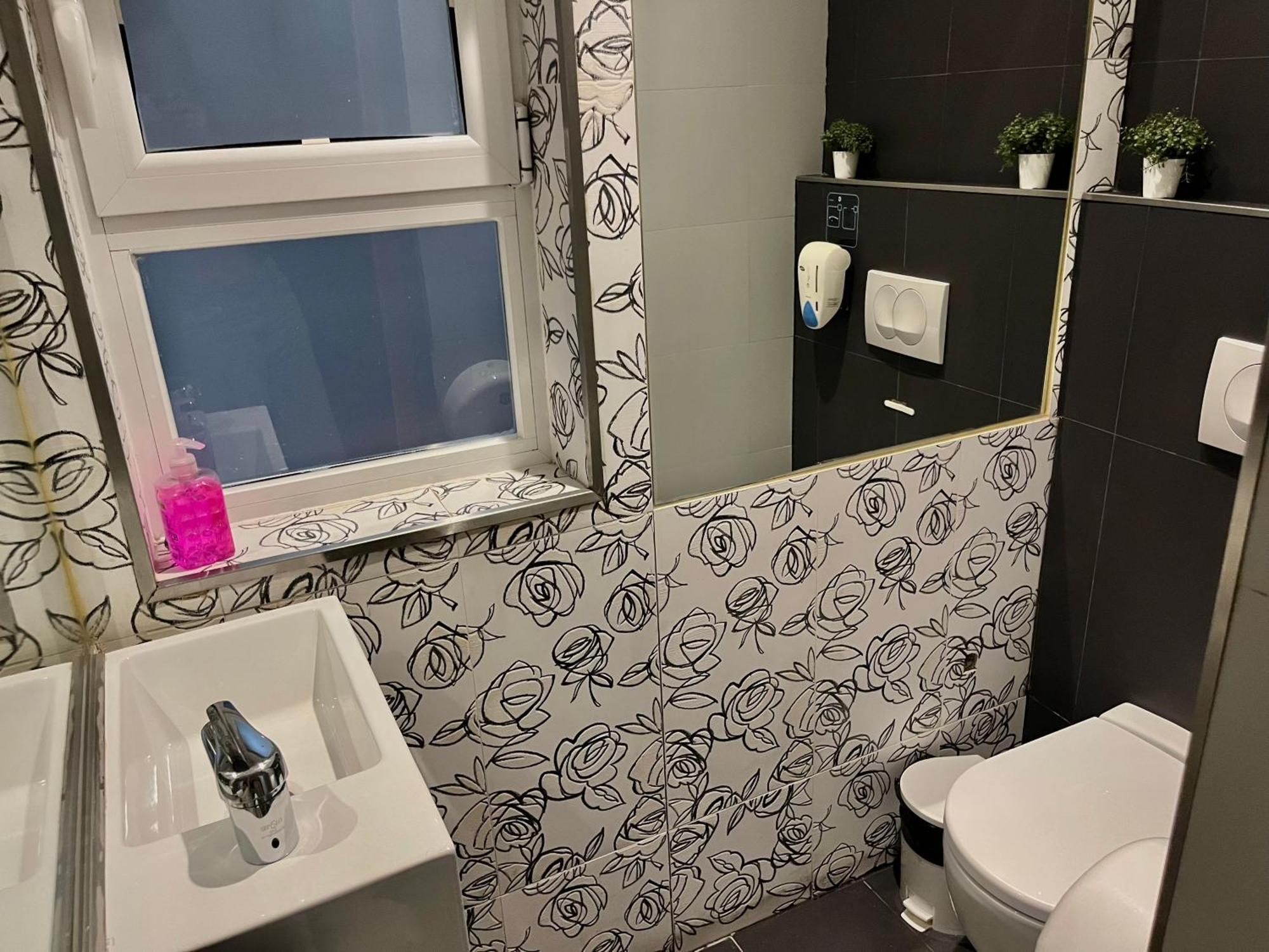 2 Bedroom Apartment - Bairro Alto Residence リスボン エクステリア 写真